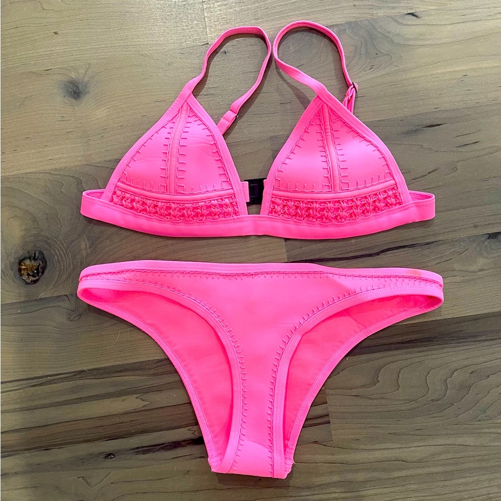 Triangl matching top and bottom